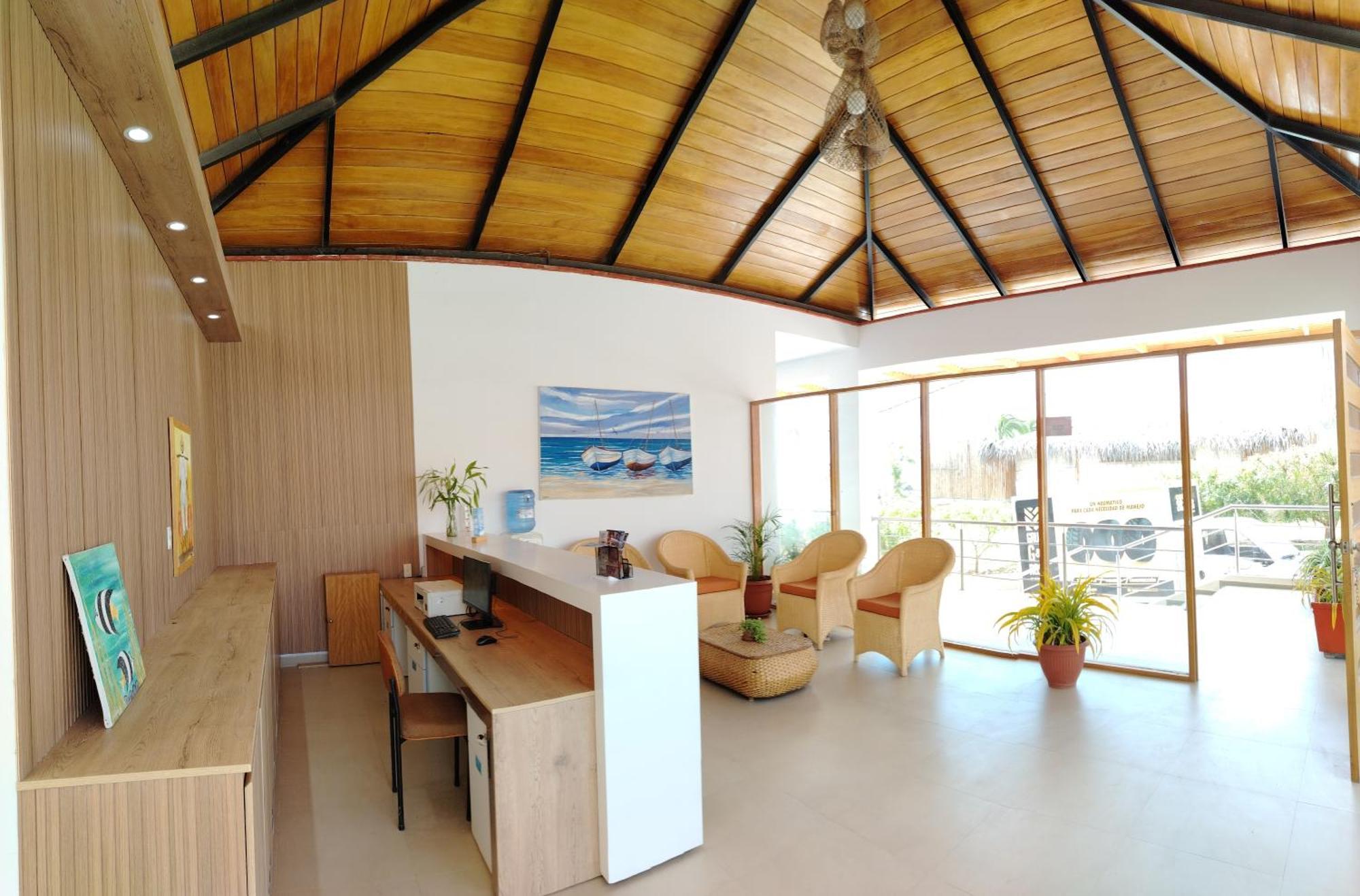 Prim Hotel Вичаито Екстериор снимка